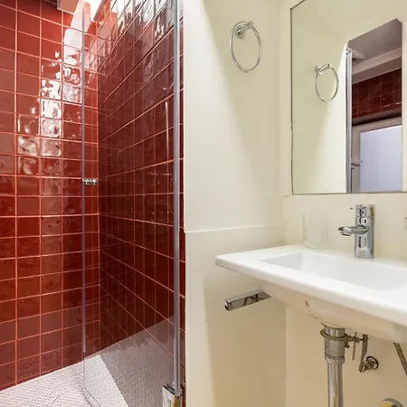 Designer Retreat- Newly Remodelled 1 Bedroom * Lisbon