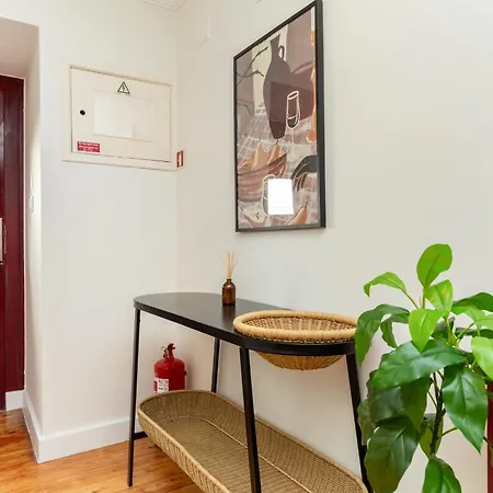 Designer Retreat- Newly Remodelled 1 Bedroom * Lisbon